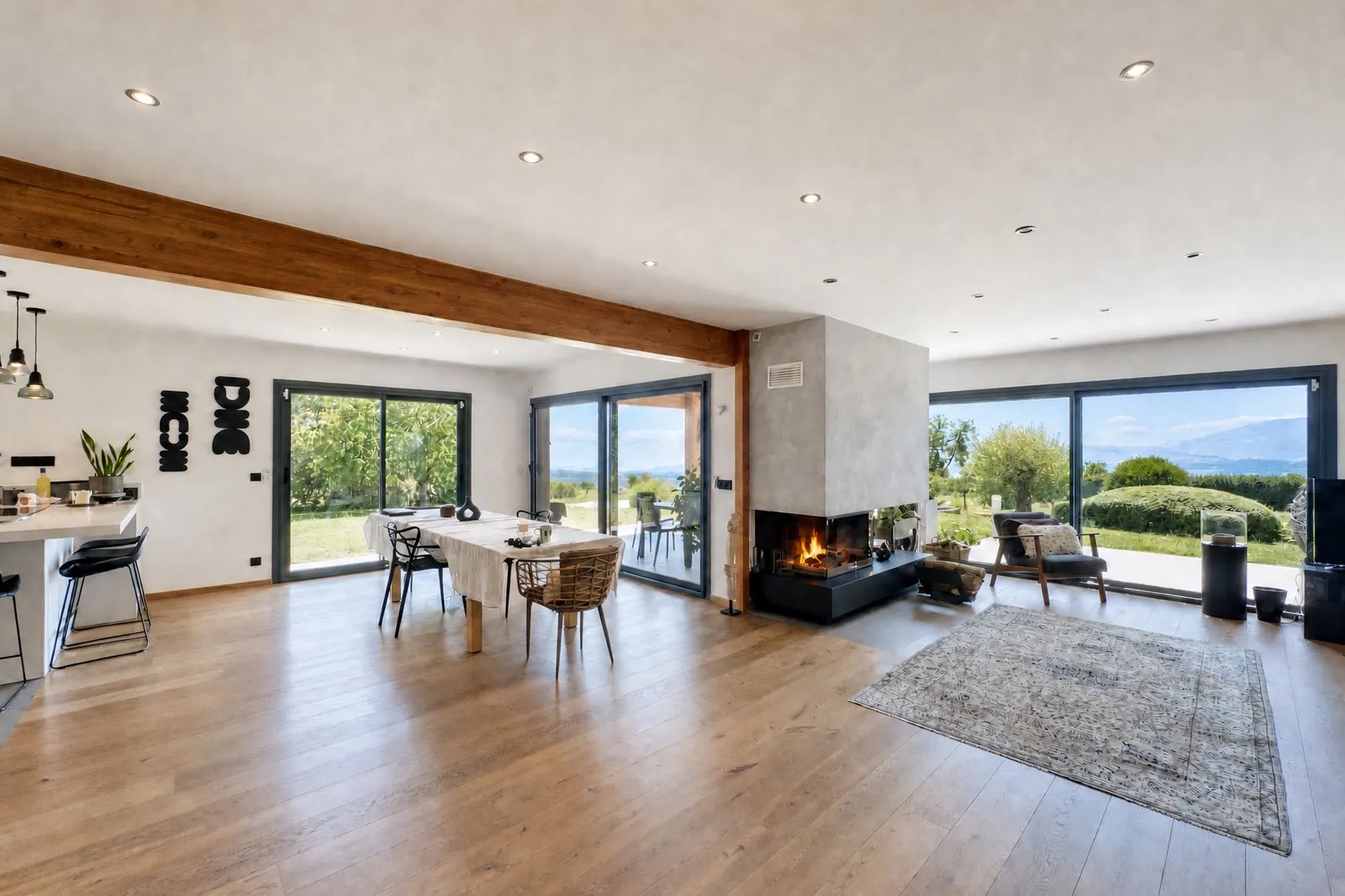 Real Estate Studio